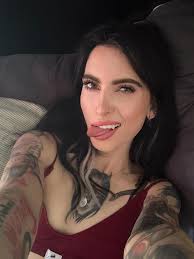 I need bff❤ Don't mind age😔