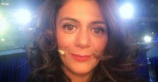 Once años tiene la hija mayor de paola troncoso, quien cada fin de semana se luce con sus rutinas de humor en morandé con compañía, donde da vida a polillita, a la mamá de miguelito, entre otro personajes. Paola Troncoso Funo A Usuario Por Desubicado Comentario En Redes