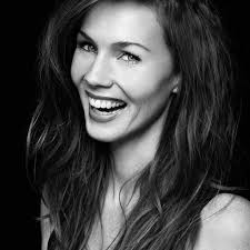 Contacteer Esther voor een muzikale meerwaarde op jouw event