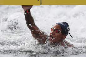 Ana marcela cunha levou a medalha de ouro na maratona aquática (foto: Moybduh9bp3uam