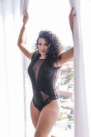 Maybe you would like to learn more about one of these? Tandara Caixeta Troca Uniforme Por Lingerie Em Ensaio Fiz Para Minha Autoestima Vogue Celebridade