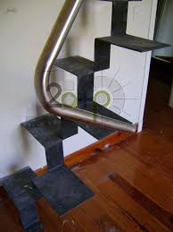 Escalera Especial De Pasos Alternados Con Peldanos Estructurales De Hierro Y Pasamanos De Acero Inoxidable Ideal Para Espacios Pequenos De Diseno Escalier Fer