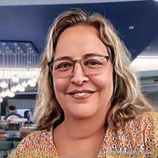 Lisa Gardella's Instagram, Twitter & Facebook