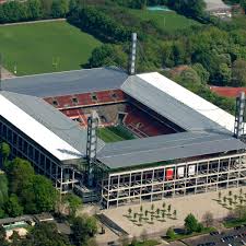 Ob das münchner fußballstadion oder ein anderes europäisches stadion in regenbogenfarben leuchtet, ist keine staatliche entscheidung. Koln Rheinenergie Stadion In Regenbogen Farben Wahrend Deutschland Spiel Lindenthal
