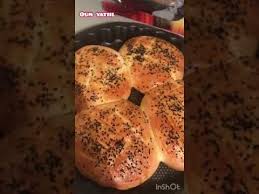 خبز بالقشطة والزبد روعة وسهل لي شهر رمضان Pains Aux Creme Fraiche Et Aux Beurre Youtube Creme Fraiche Fraiche Creme