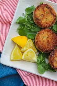 Quick And Easy Fish Cakes Using Frozen Fish Recipe Easy Seafood Recipes Easy Fish Cakes Fish Cake