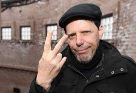 Pil trafa es un cantante y compositor con amplia trayectoria en el punk y ritmos Murio A Los 62 Anos Pil Trafa Cantante De Los Violadores Y Emblema Del Punk En Argentina Infobae