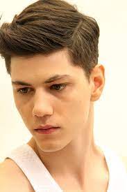 Like The Haircut Not Too Over Styled Mens Hairstyles Side Part Mens Haircut Mens Modern Hairstyles