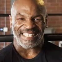 Carmen Electra kuumissa nuoruuskuvissa