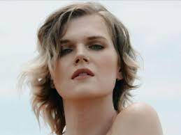 What does it mean when your gender identity is not aligned with your body? Gntm 2020 Prosieben Transgender Outing Von Lucy Aus Kassel Reaktion Der Mutter Film Tv Serien
