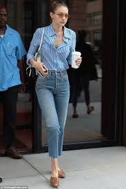 25 Ways To Wear Jeans From Luxe With Love In 2020 Gigi Hadid Outfits Gigi Hadid Street Style Jeans Outfit Casual