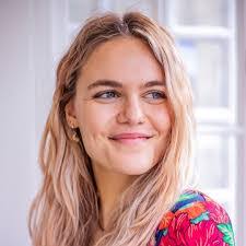 Stephanie Seidler's Instagram, Twitter & Facebook