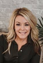 Kari Higgins's Instagram, Twitter & Facebook