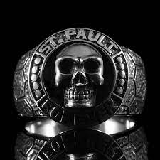 Doch die hamburger nutzten ihre torchancen nicht und spätestens mit dem. Totenkopfringe St Pauli Sonderedition