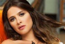عاشت هذه المغنية و المذيعة و الممثلة في الإمارات لمدة سنوات. 19hbu6j Vch73m