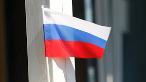 Государственный флаг французской республики выглядит прямоугольным полотнищем с тремя вертикальными полосами одинакового размера. Posolstvo Rossii Vozmutilos Iz Za Obvinenij Francii