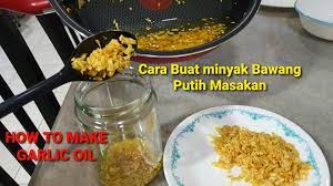 Masukkan bawang putih yang sudah dikupas dan ebi sangrai yang sudah dihaluskan ke dalam toples kaca. How To Make Garlic Oil Cara Buat Minyak Bawang Putih Masakan Shorts Youtube