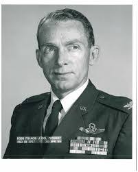 Francis Robb's Instagram, Twitter & Facebook