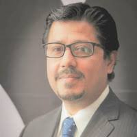 300+ perfiles de «Cornelio»