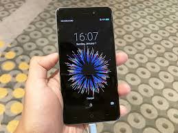 Senarai telefon pintar terbaik dengan pengecasan tanpa wayar. Sepanjang 2017 Telefon Pintar Terbaik Amanz