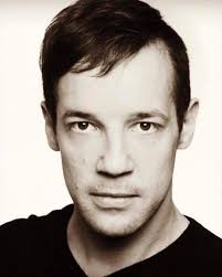 Ballet Advanced með Cameron! Bandaríski dansarinn og danshöfundurinn Cameron  Corbett er einn af okkar ástsælustu dönsurum en hann starfaði hjá Íslenska  dansflokknum um árabil. Hann hóf dansferil sinn aðeins 8 ára gamall