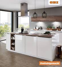 Die Kuche Familienmittelpunkt Und Herz Von Wohnung Und Haus Bei Obi Kannst Du Deine Personliche Traumkuche Finden Und Zusamm Wohnung Kuche Kuche Haus Kuchen