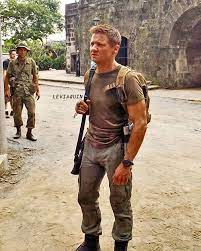 Pin By Elfine On Jeremy Renner Jeremy Renner Renner Jeremy