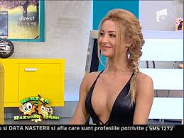 Si de atunci au evoluat impreuna din punct de vedere profesional… Vecina Flavia A Pozat Intr O RevistÄ Pentru BÄrbaÅ£i Galerie Foto