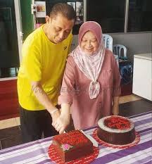 Lakonan hebat beliau adalah seperti dalam filem sri mersing, semerah padi, air mata duyung, gurindam jiwa dan lanchang kuning. Nmvawaydlttfqm