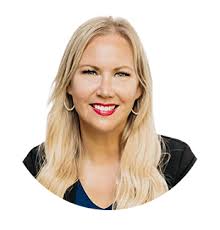 Julie Henson's Instagram, Twitter & Facebook