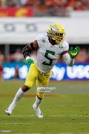 Oregon Ducks Defensive End Kayvon Thibodeaux During A College Oregon Ducks Oregon College Football Games