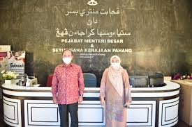 In addition, the rulers of these nine states elect. Kpt Yb Menteri Pengajian Tinggi Mengadakan Kunjungan Hormat Kepada Menteri Besar Pahang Bagi Membincangkan Kerjasama Strategik Kementerian Pengajian Tinggi Kpt Dengan Kerajaan Negeri