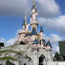 In disneyland parijs, op een paar uur rijden vanaf amsterdam, vind je een magisch koninkrijk met dit is de plek waar alle disney klassiekers tot leven komen. Reisverhaal Over Het Magische Disneyland Een Park Voor Jong En Oud