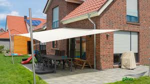 Hohenverstellbares Sonnensegel Auf Der Terrasse In 2020 Sonnensegel Segel Sonne