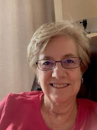 I am 64 years old, finally i've changed my look . i don't know if it suits  me or not. Constructive criticism welcome thank you very much. ❤️😍