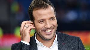 Van der Vaart: 'Die jongens moet je af en toe ook een schop onder de kont  geven'