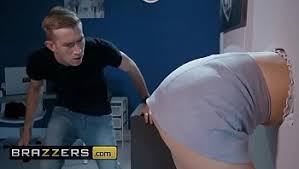free sunny leon kissing porn videos