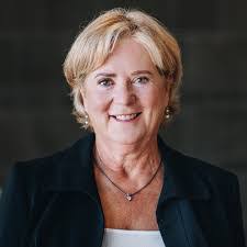 Perry Ritchie's Instagram, Twitter & Facebook