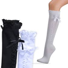 On ne pourra pas se passer des chaussettes hautes cette saison. Chaussette Haute Femme Ideale Danse Folklorique