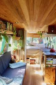These Tiny Houses On Wheels Are Serious Small Space Inspo Arredamento Camper Furgone Interni Camper