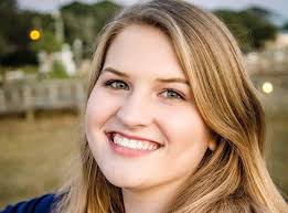 Clarissa Somers's Instagram, Twitter & Facebook