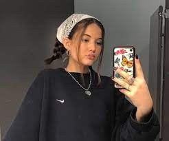 The quintessential skater haircut and hairstyle may be the perfect look for guys into skating or extreme biking. Pin On Pfps