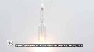 La fusée chinoise devrait entrer dans l'atmosphère terrestre vers le 8 mai et le pentagone suit la trajectoire de la fusée au milieu des inquiétudes quant à l'endroit où ses débris pourraient avoir un. Les Chinois Ont Lance Le Premier Module De Leur Station Spatiale Et Visent La Lune