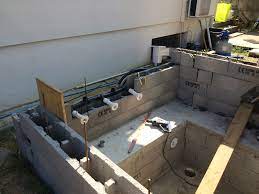 construction d une petite piscine en beton equipee spa scellement des buses de massage cote sud buse de refoulement de la filtration