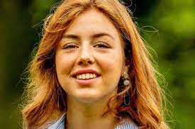 Pure alexia, also known as agnosic alexia or alexia without agraphia or pure word blindness, is one form of alexia which makes up the peripheral dyslexia group. Prinzessin Alexia Sie Geht Ab 2021 Ins Ausland Zur Schule Gala De