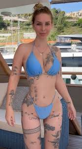 Acro Polis - Free pics, galleries & more at Babepedia