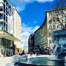 Dann nutzen sie doch den verkaufsoffenen sonntag am 21. Journal Frankfurt Nachrichten Verkaufsoffener Sonntag Spaltet Die Stadt Konsumrausch Oder Familientag