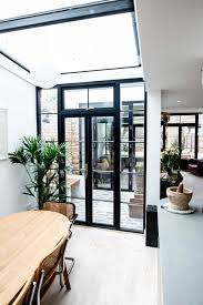 Cuisine Et Dependances Dans Une Maison Familiale Pres De Londres Planete Deco A Homes World Maison Familiale Maison Deco Maison