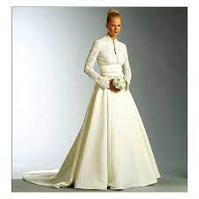 The wedding dress consisted of a rounded collar, full skirt of ivory peau de soie, and a fitted bodice made from brussels. Pin On Wedding