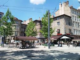 Place Du Peuple Saint Etienne Saint Etienne Loire Endroits A Visiter